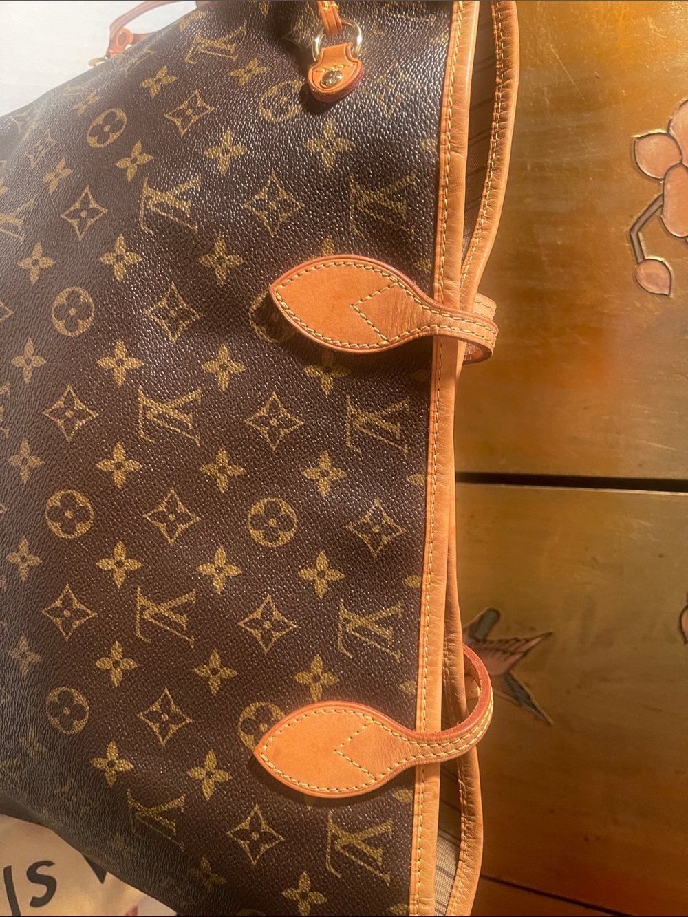 Louis Vuitton Neverfull - Picture 4 of 17